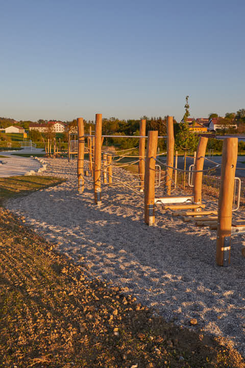 Gemeinde Mitterskirchen Landkreis Rottal-Inn Naturbad am Wassergarten (Dirschl Johann) Deutschland PAN